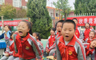  西咸新區(qū)秦漢小學(xué)足球聯(lián)賽，燃夢快樂，促全面成長。