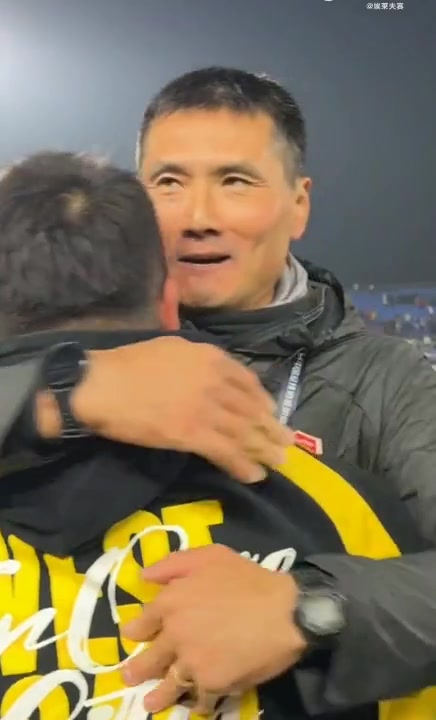  不容易，邵佳一臨危受命率領(lǐng)青島西海岸成功保級(jí)
