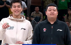  頒獎禮，郭艾倫攜冠軍戒指回家，與戰(zhàn)友合影，全場歡聲雷動。