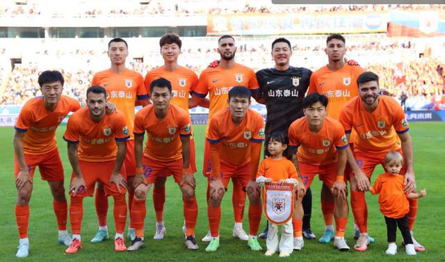  泰山隊(duì)勝梅州，2-1！崔康熙謝球迷，澤卡進(jìn)球后安排揭曉。