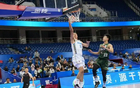  北京首鋼勝同曦，奧莫特得分高，張新宇犯規(guī)或遭重罰。